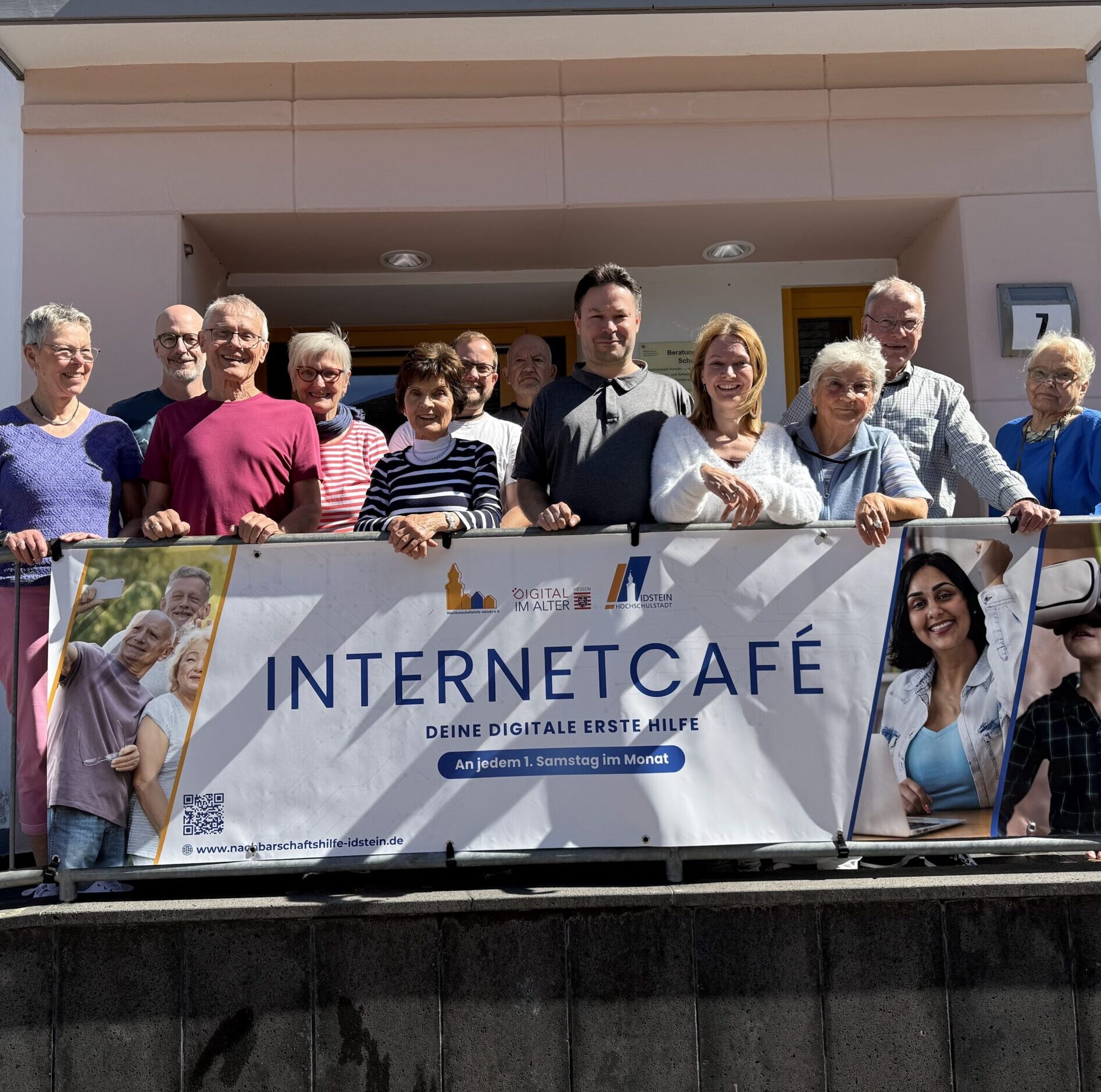 Internetcafe Team Scaled E1769530213909